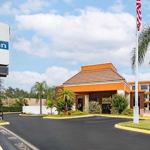Days Inn By Wyndham N Orlando/Casselberry